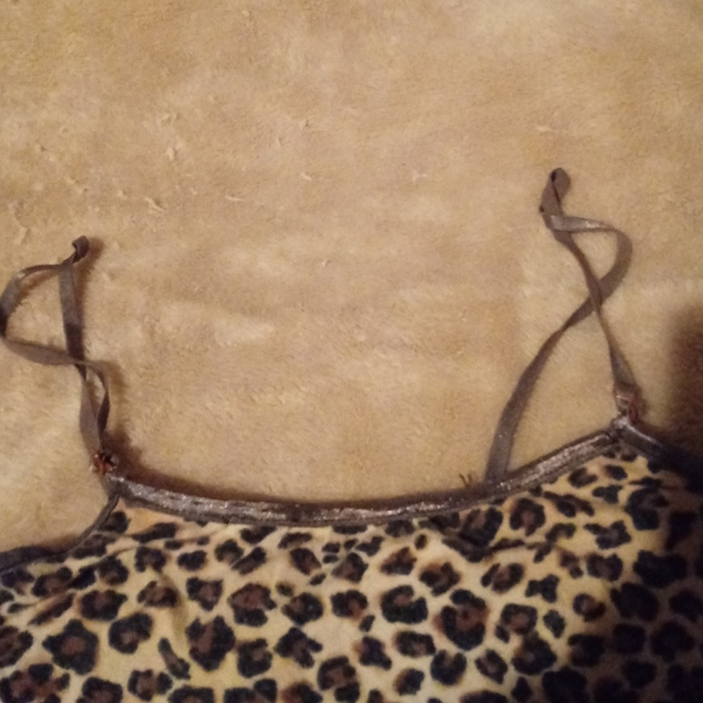 Leopard pattern tank. - Picture 2 of 3